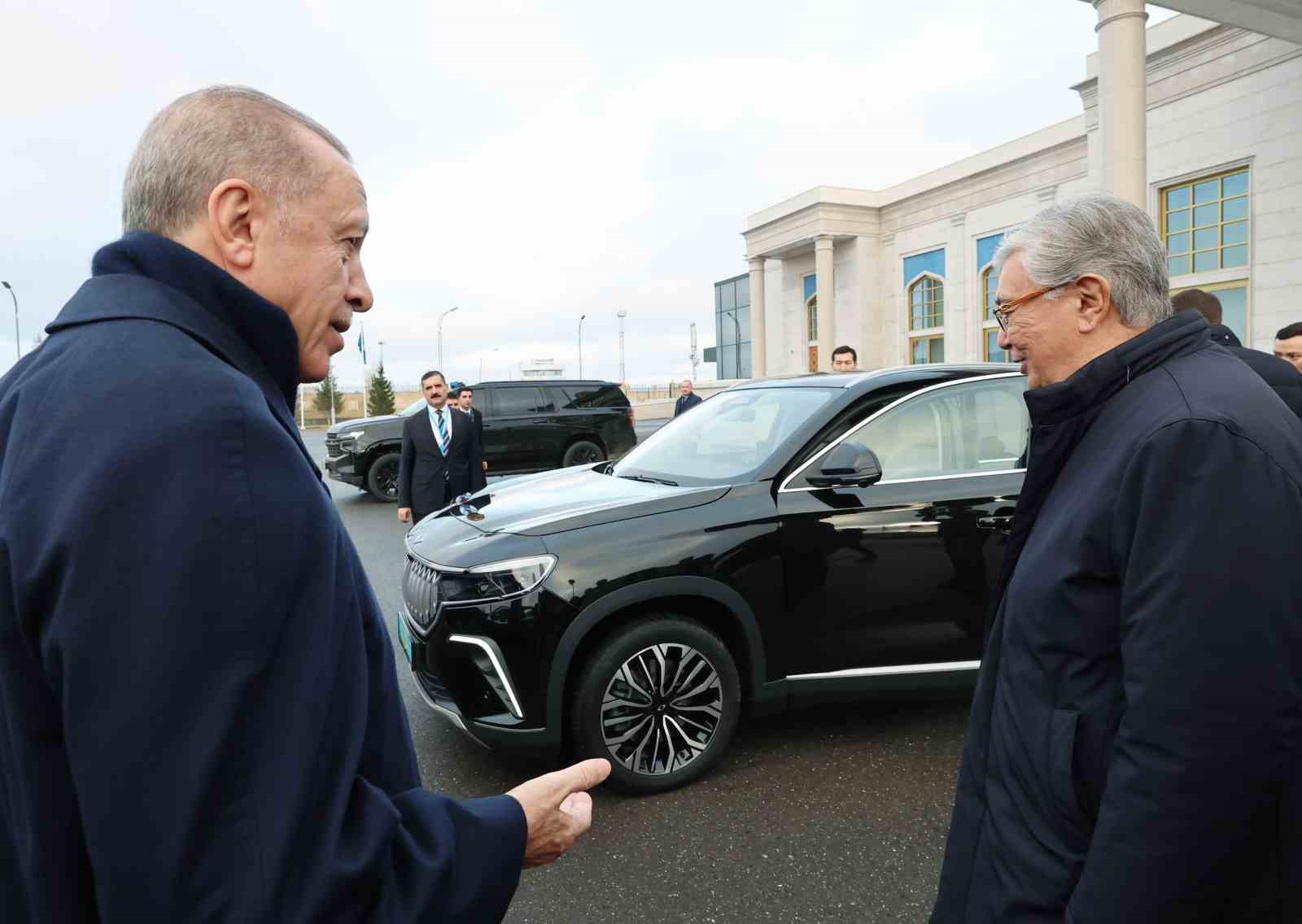 Cumhurbaşkanı Erdoğan, Tokayev’e TOGG hediye etti