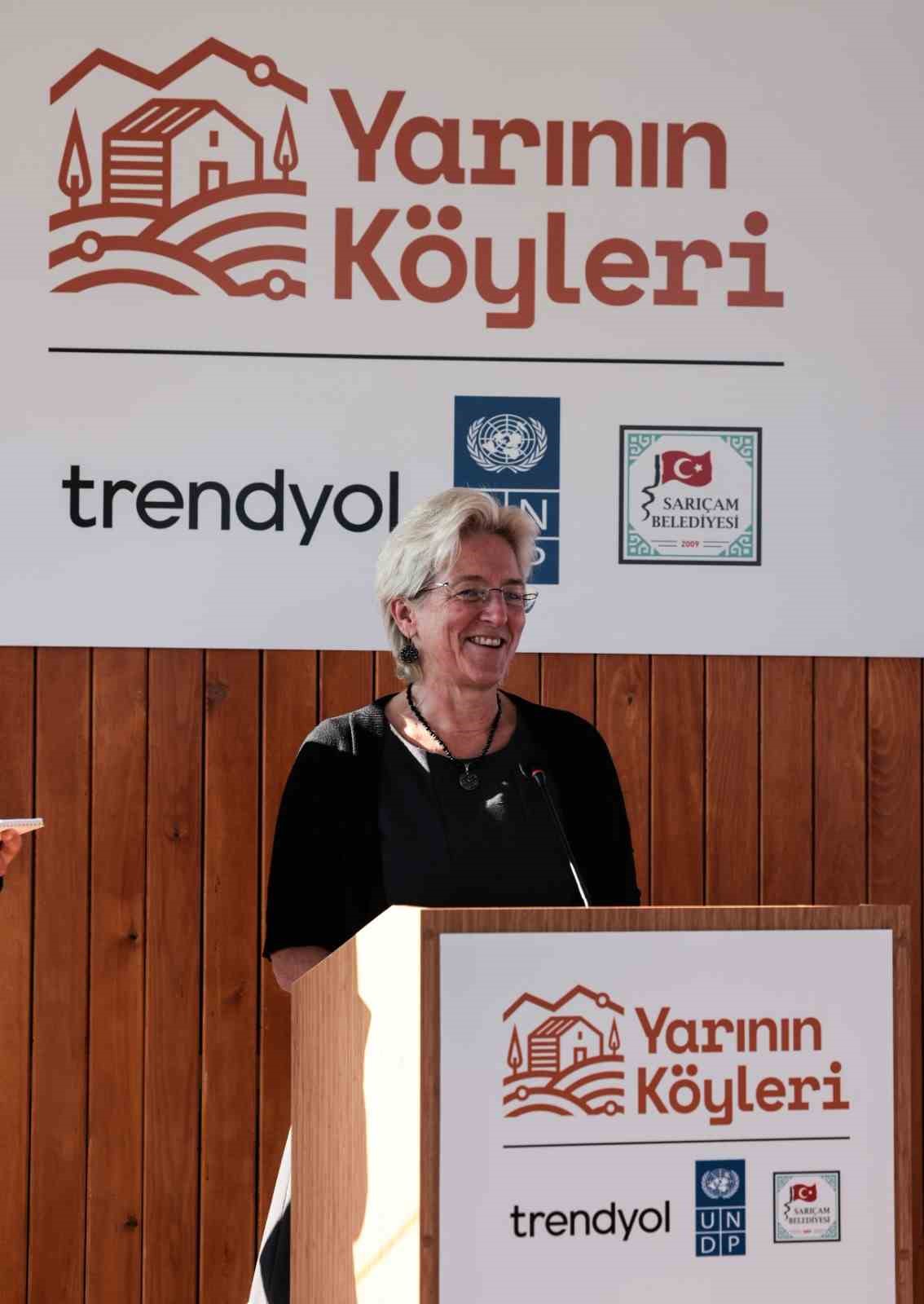 Trendyol ve Birleşmiş Milletler Kalkınma Programı (UNDP) iş birliği ile hayata geçirilen Yarının Köyleri projesinde ilk dijital merkez Adana’da açıldı