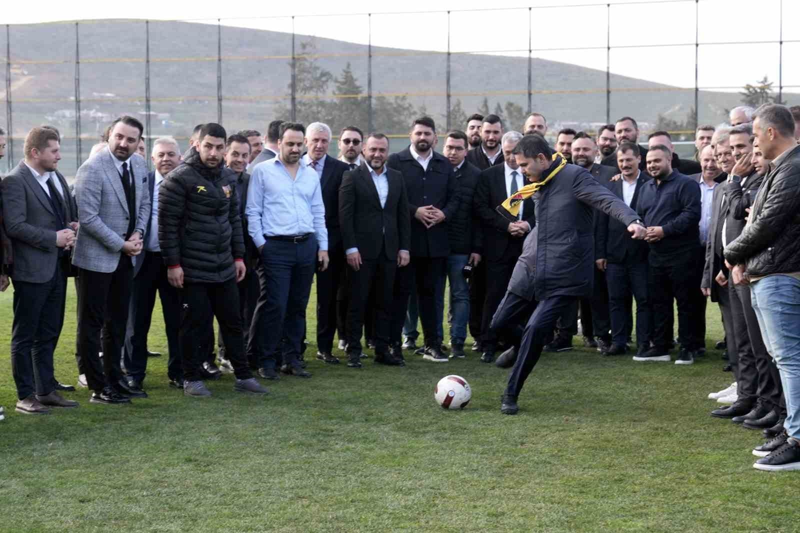 istanbulspor kulubunu ziyaret eden murat kurum istanbul sporun bas sehri olacak 2