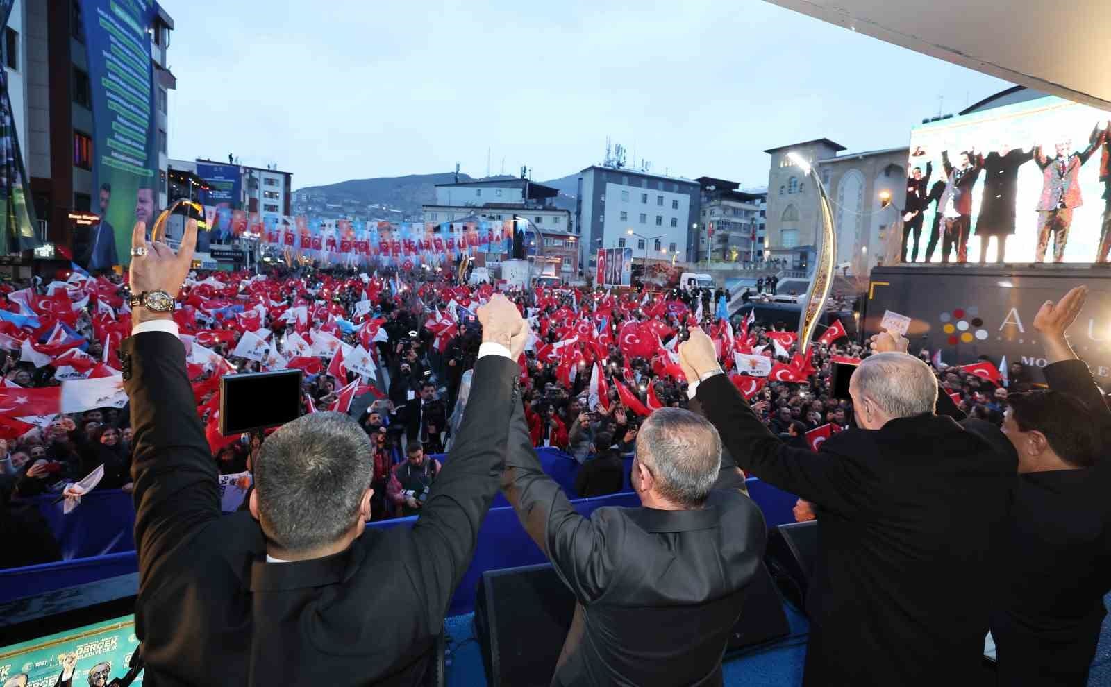 cumhurbaskani erdogan her ikisi de bu milletin teror belasindan yakasini kurtarmasini hicbir zaman istemediler qUq6Gib3