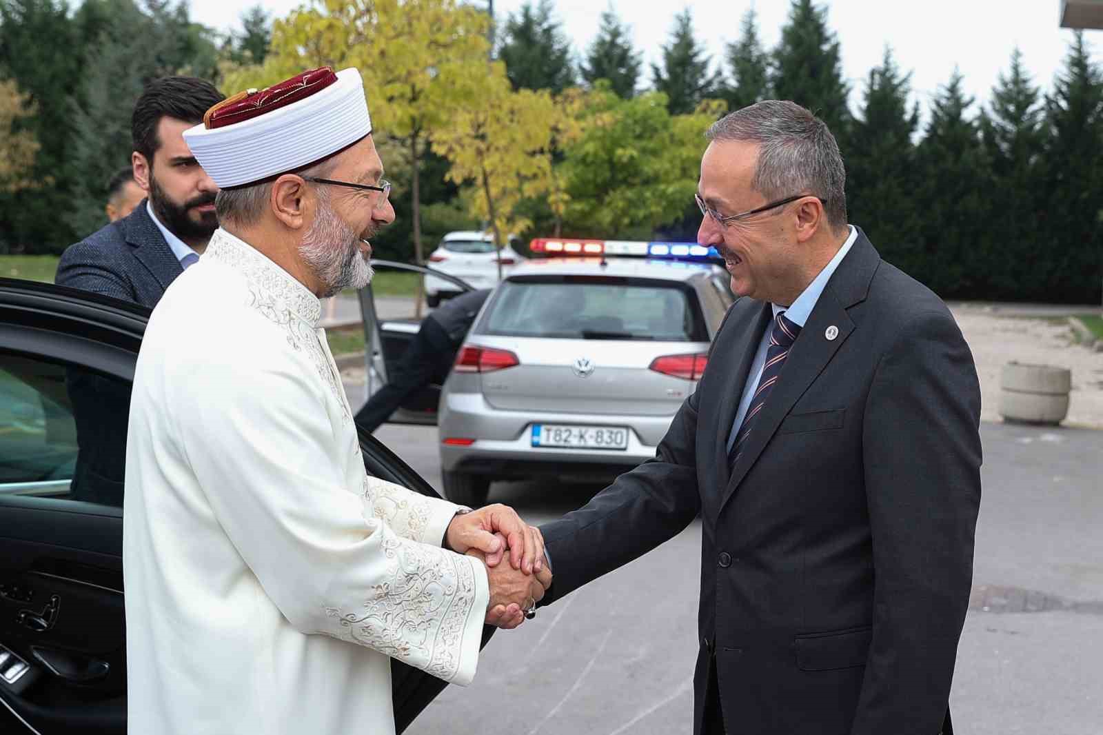 Diyanet İşleri Başkanı Erbaş, Uluslararası Saraybosna Üniversitesini ziyaret etti