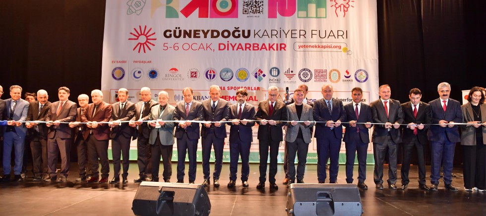 DİYARBAKIR’da BÖLGESEL KARİYER FUARI 2024 BÜYÜK BİR COŞKUYLA BAŞLADI