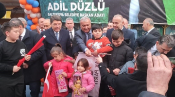 Adalet Bakanı Tunç’a engelli gençten “Binali Yıldırım” sürprizi