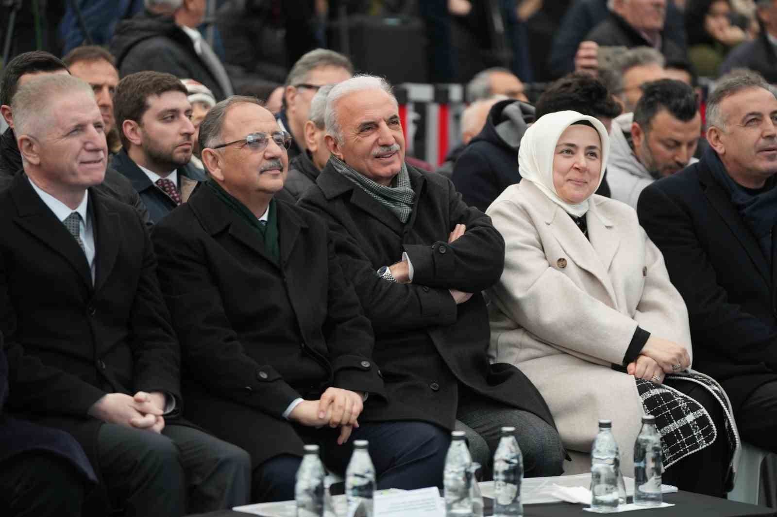 Bakan Özhaseki Ümraniye’de üç projenin açılışını yaptı