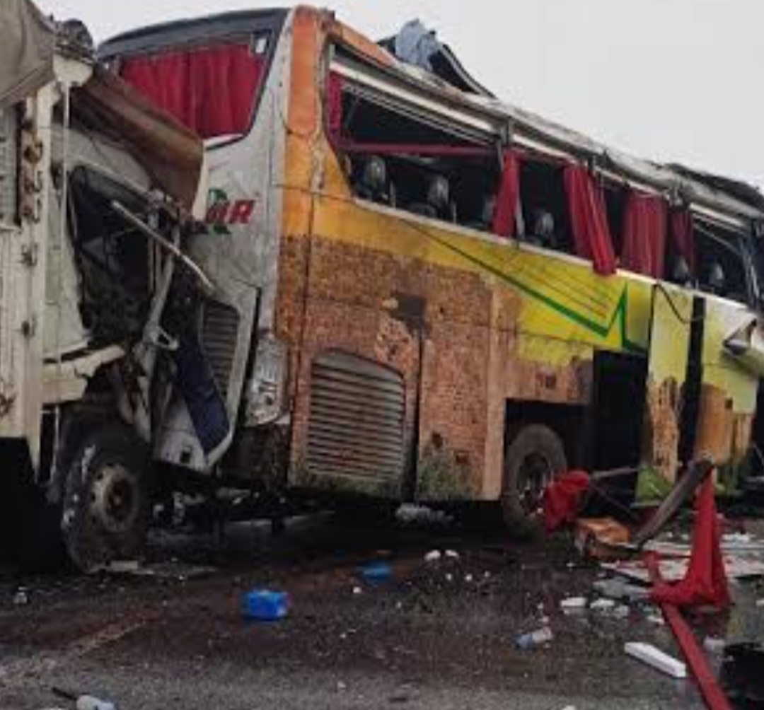 İçişleri Bakanı Ali Yerlikaya, Mersin’deki Zincirleme Trafik Kazası İçin Başsağlığı Diledi