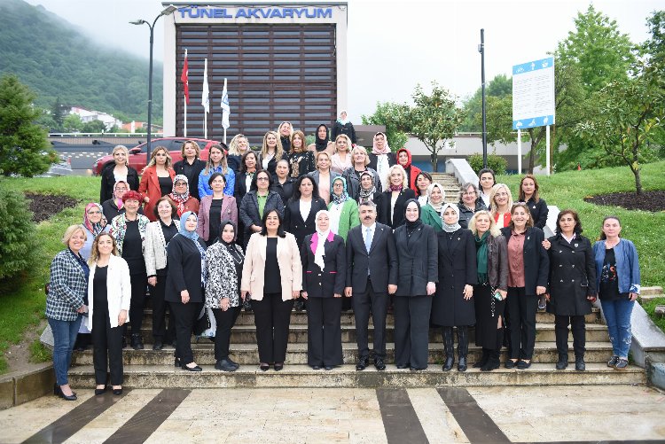 Bursa Yıldırım'da Başkan Yılmaz kadın muhtarlarla buluştu