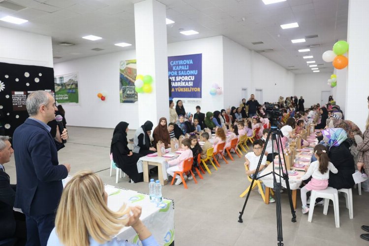 Çayırovalı miniklerden, Anneler Günü’ne özel program