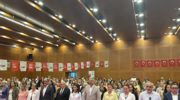 CHP Bursa İl Kadın Kolları Kongresi Merinos AKKM’de yapıldı